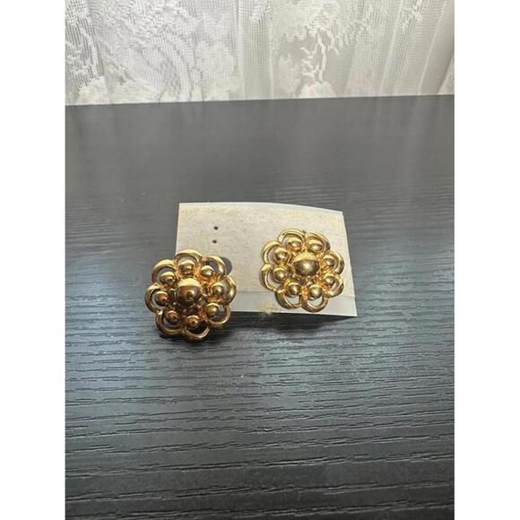 Sarah Coventry Other - Vintage Sarah Coventry Gold-Tone Clip-On Earrings – Floral Statement Design
